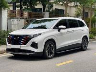 Hyundai Custin Cao Cấp 2.0T - 2024