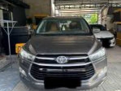 Toyota Innova 2.0E - 2018