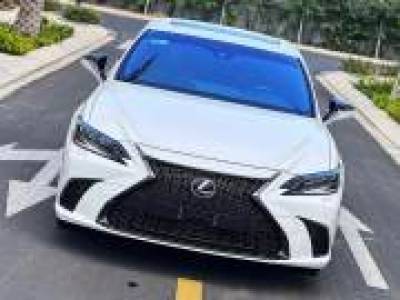 Lexus ES 250 F Sport - 2022