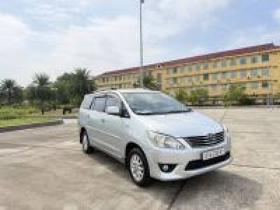 Toyota Innova 2.0E - 2014