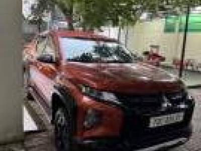 Mitsubishi Triton 4x4 AT Mivec Premium - 2019