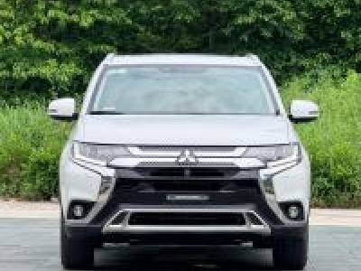 Mitsubishi Outlander 2.0 CVT Premium - 2020