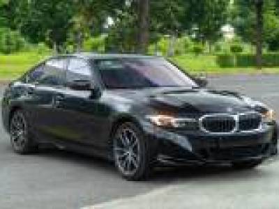 BMW 3 Series 320i Sport Line - 2024
