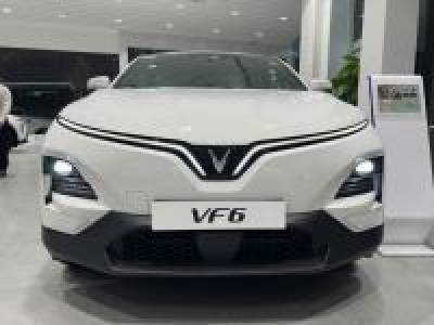 VinFast VF6 Eco - 2026