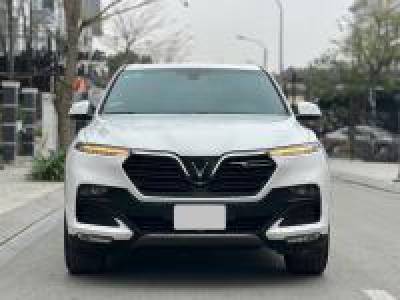 VinFast Lux SA 2.0 Ti&ecirc;u chuẩn - 2022
